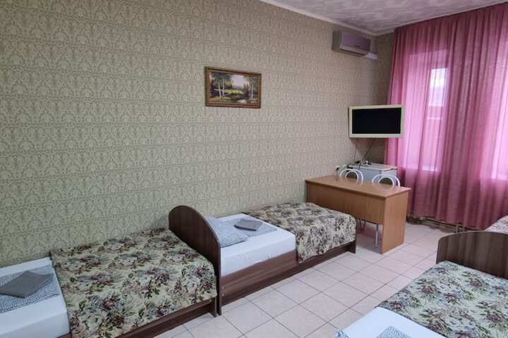 Room 27 of 40