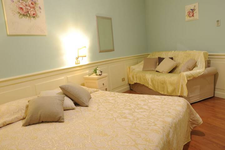 Room 10 of 23