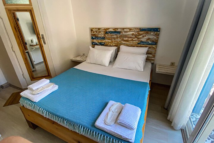 Room 12 of 35
