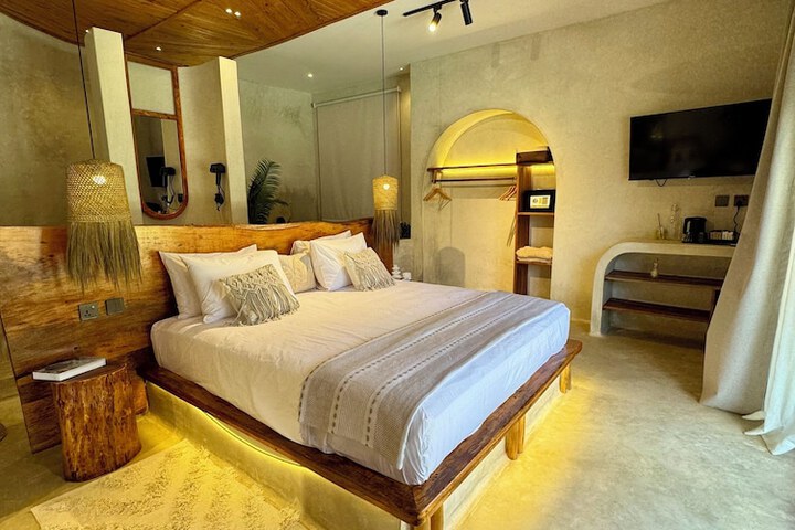Room 18 of 70