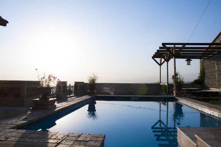 Pool 38 of 60
