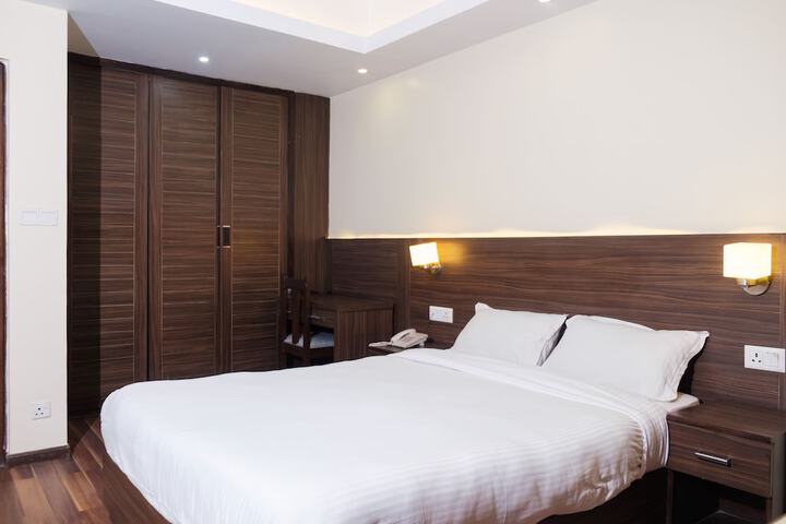 Room 6 of 29