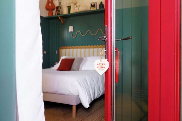 Room 5 of 61