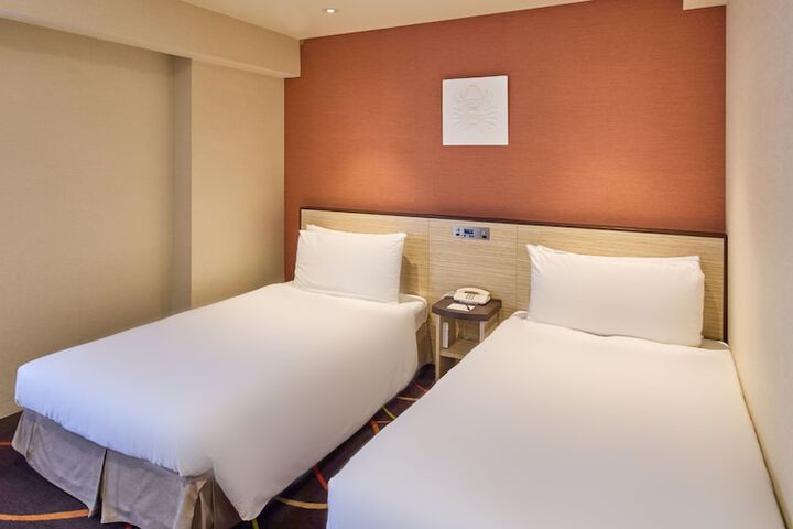 Room 19 of 145