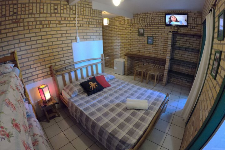 Room 4 of 104