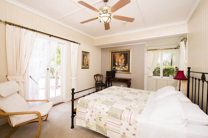 Room 2 of 61
