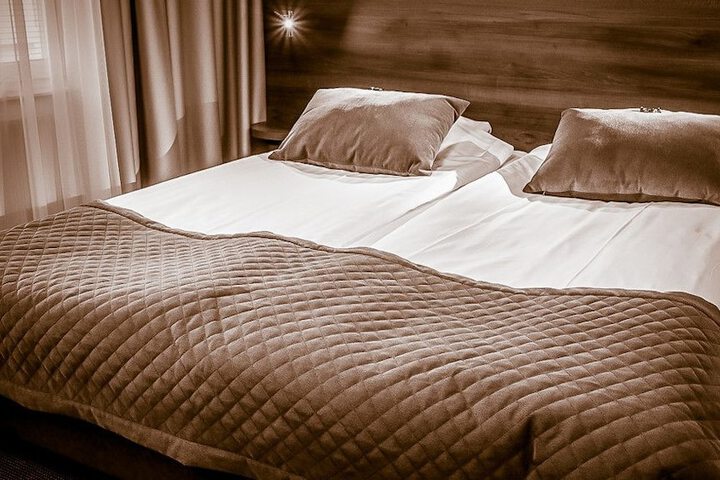 Room 8 of 23