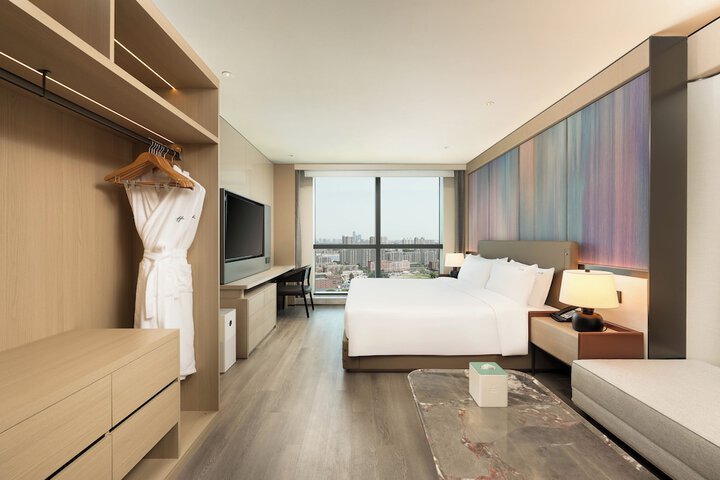 Room 7 of 83