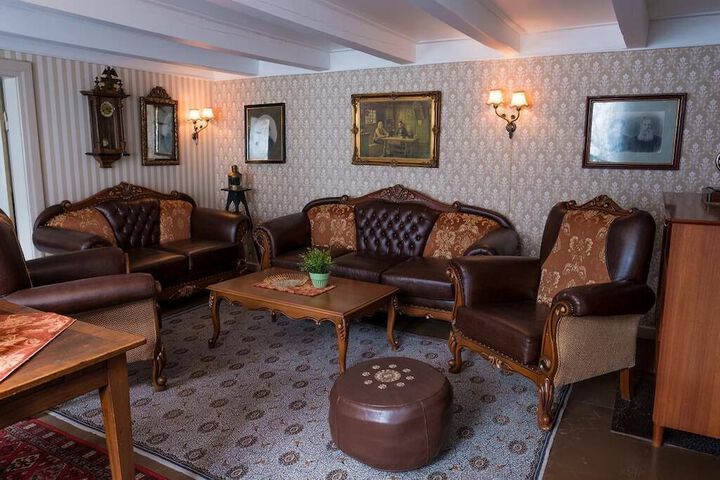 Lounge 47 of 47