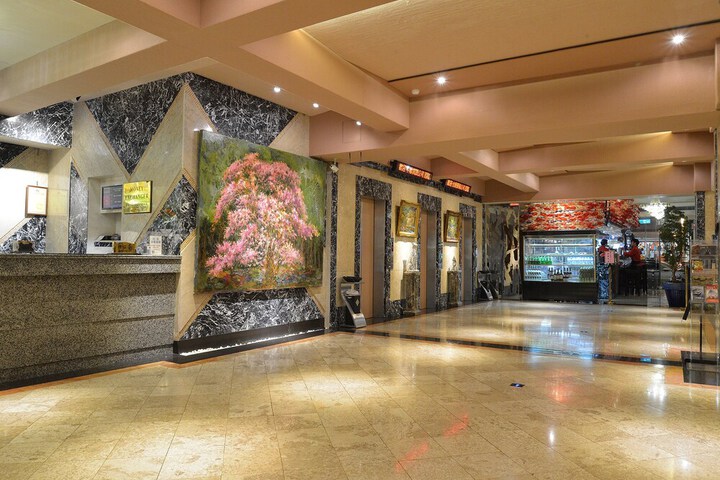 Check-in/check-out kiosk
