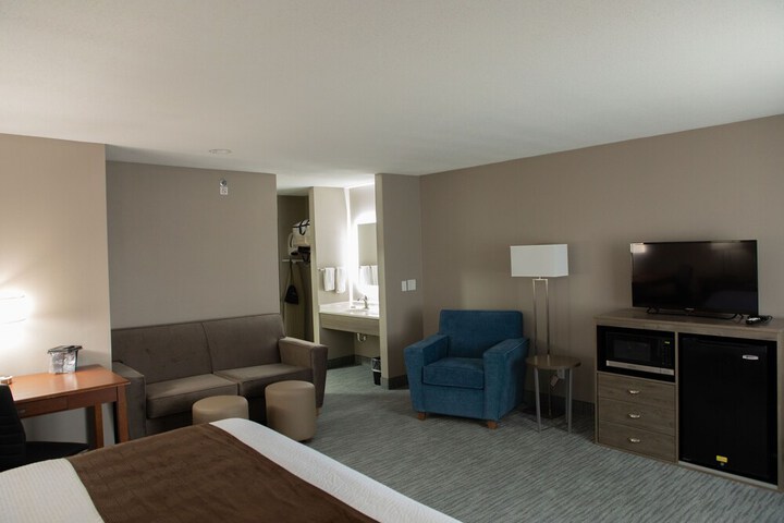 Standard | King Bed (2 of 6)