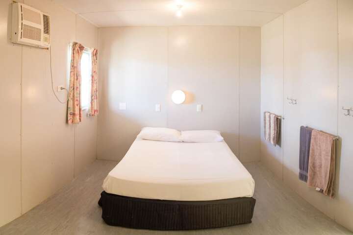Room 11 of 40