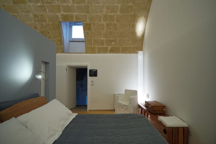 Room 14 of 28