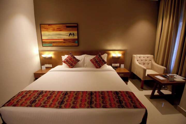Room 4 of 25
