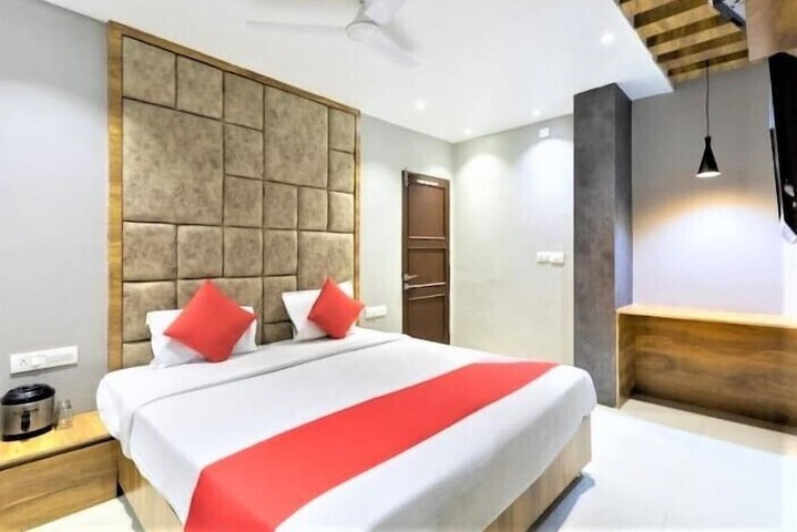 Room 5 of 15