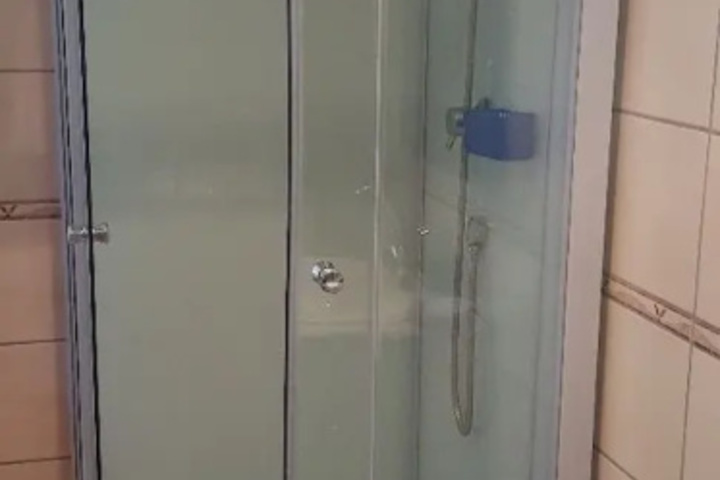Room 6 of 14