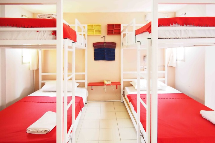 Room 15 of 38