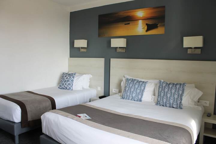 Room 4 of 35