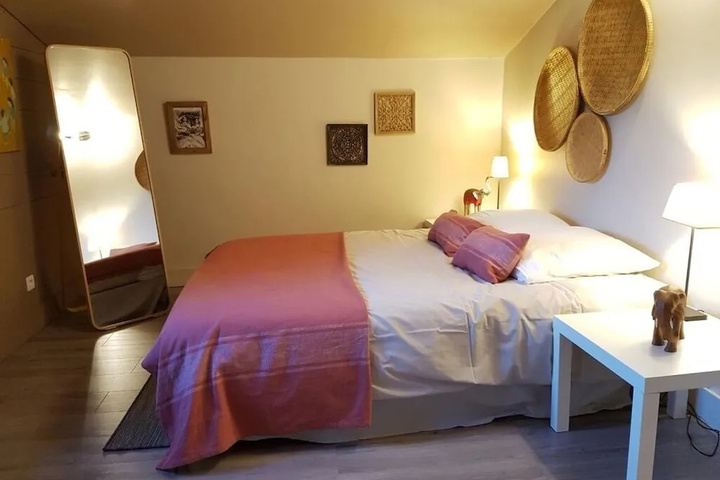Room 4 of 6
