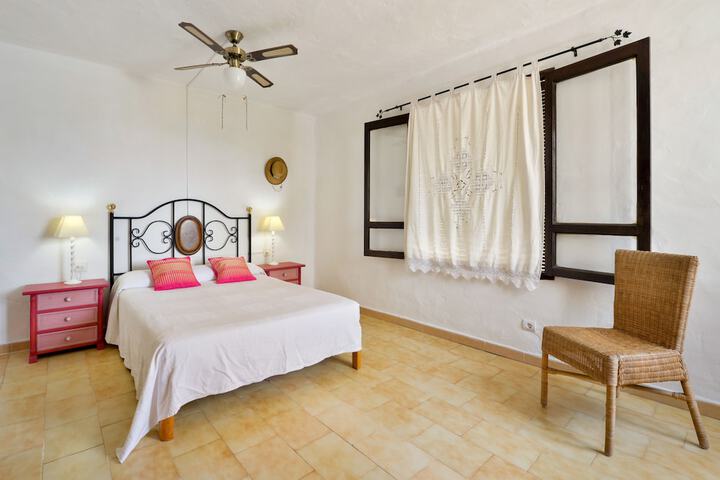Room 6 of 22