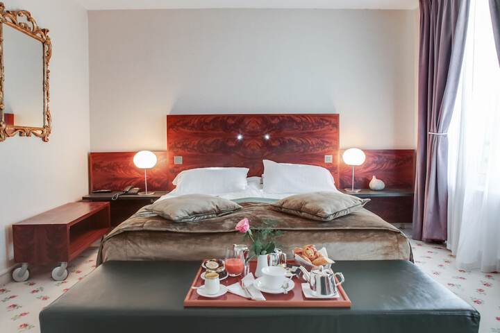 Room 4 of 38