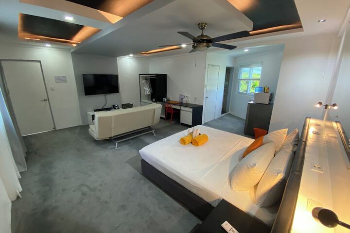 Room 80 of 403