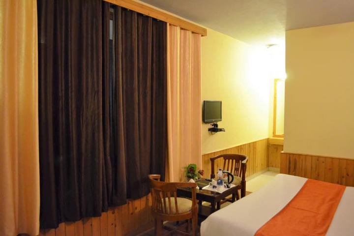 Room 3 of 31