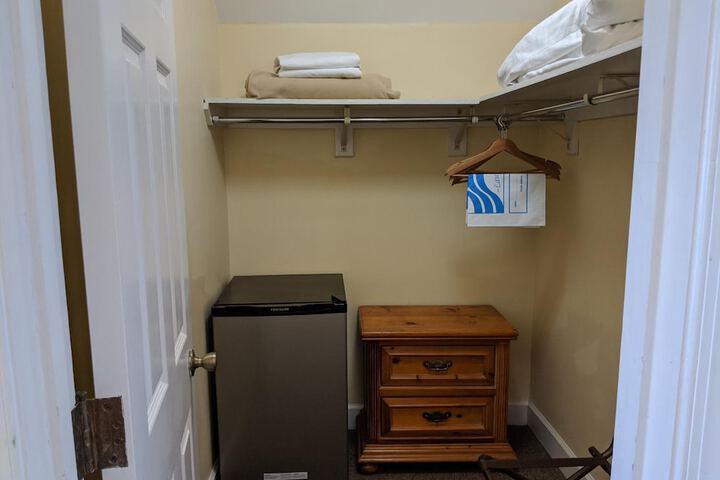 Room 11 of 36