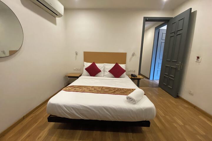 Room 7 of 43