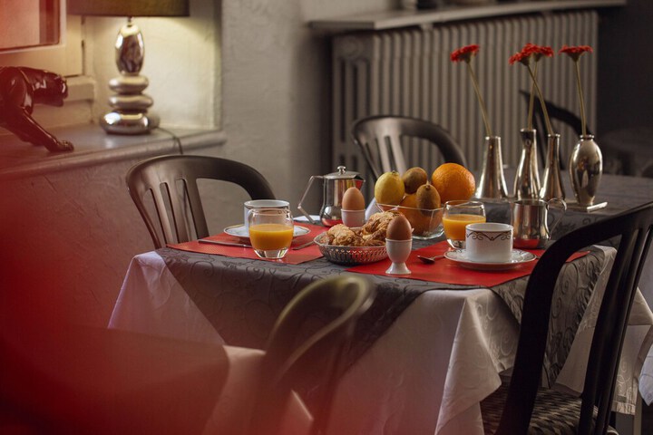 Breakfast/Coffee Service 18 of 34