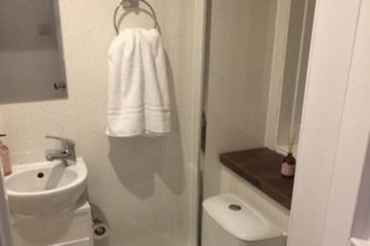 Room 5 of 17