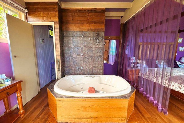 Room 33 of 79