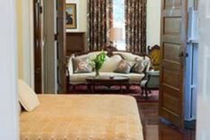 Room 32 of 59