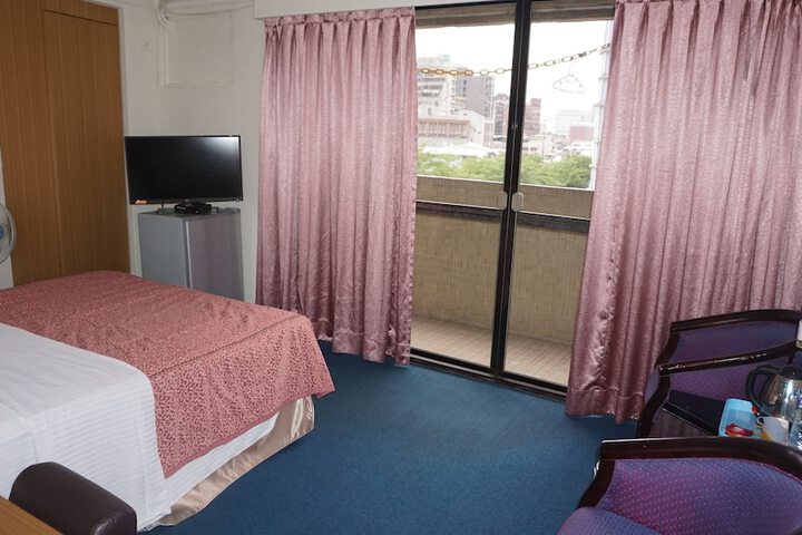 Room 30 of 96