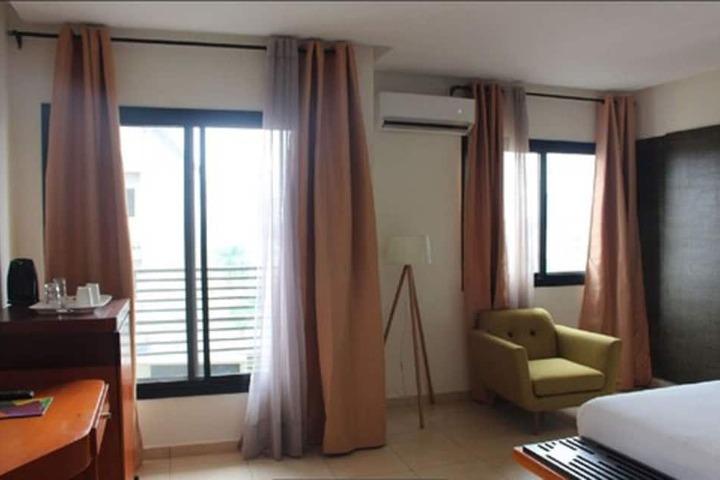 Room 14 of 28
