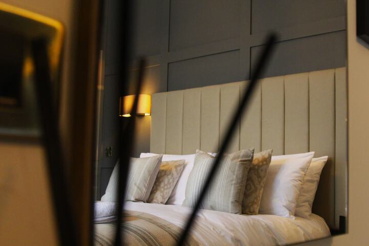 Room 17 of 80