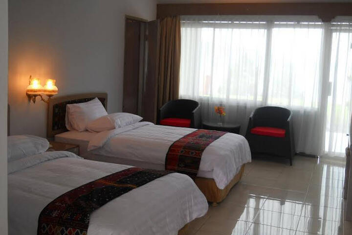 Room 2 of 7