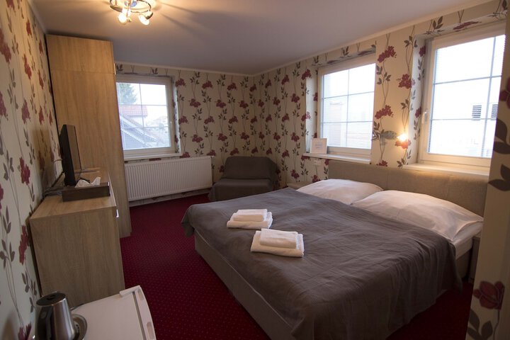 Room 2 of 34