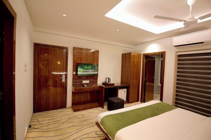 Room 18 of 45