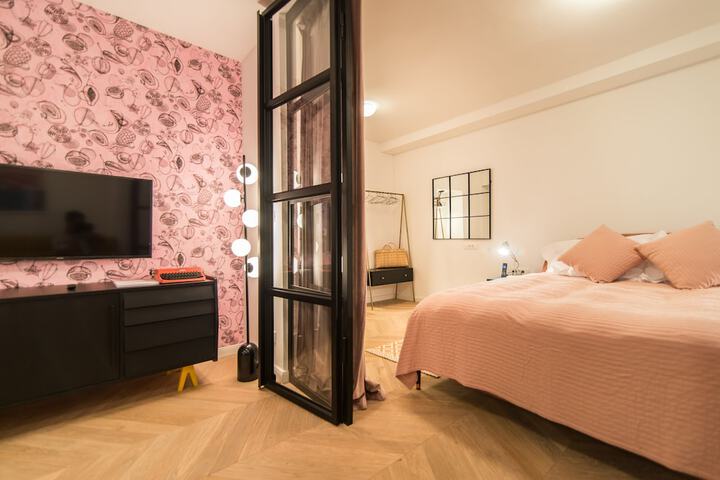 Room 28 of 192