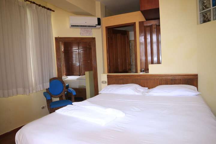Room 32 of 67