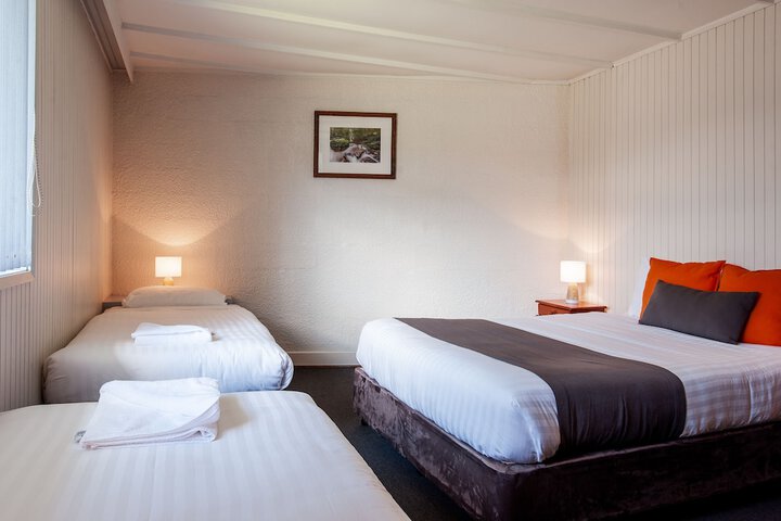 Room 10 of 43
