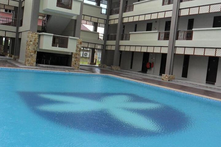 Hotel with Pool