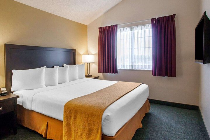 Room 17 of 37