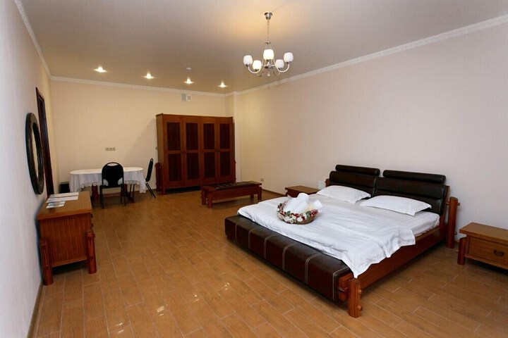 Room 16 of 43