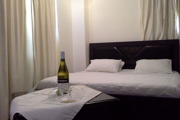 Room 3 of 78
