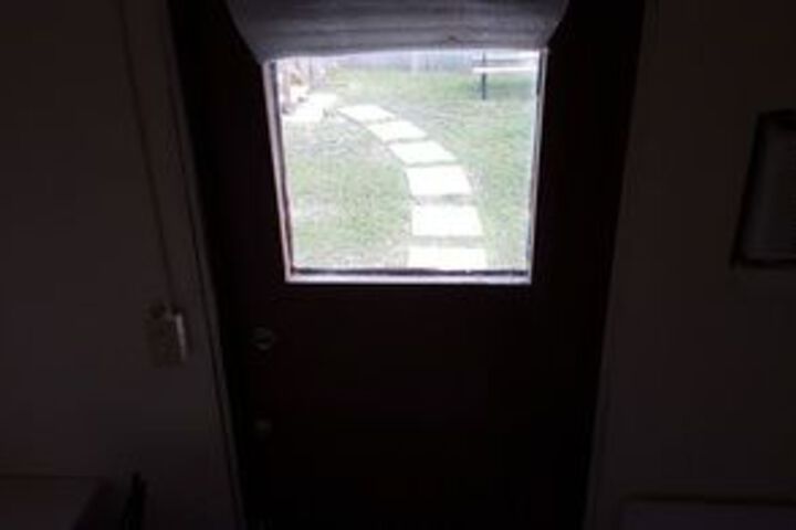 Room 11 of 34