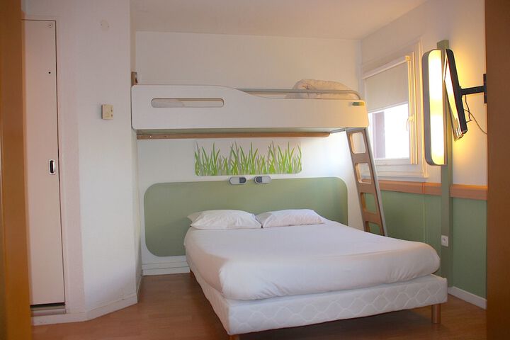 Room 4 of 39
