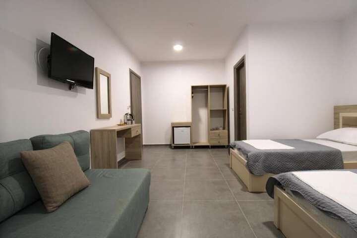 Room 16 of 86