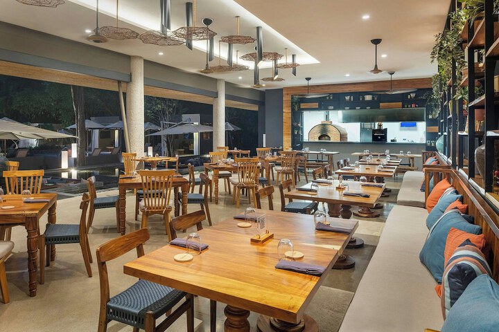 Dining 195 of 252